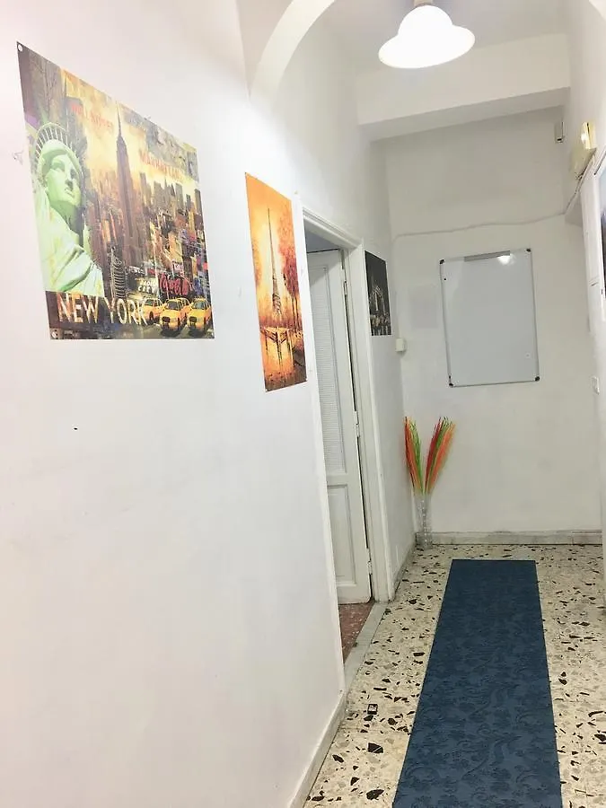 Albergue New Golden House Roma Italia