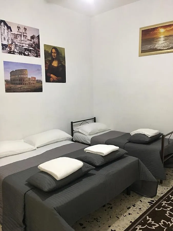 Albergue New Golden House Roma Italia